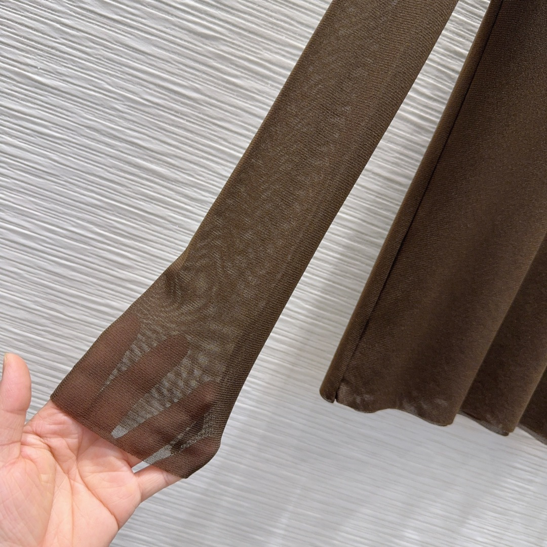 🛍️ Loe w*e 👑2025FW新款网纱打底衫 高级大气 柔软弹力很舒服 满满的穿搭高级感 半透视 