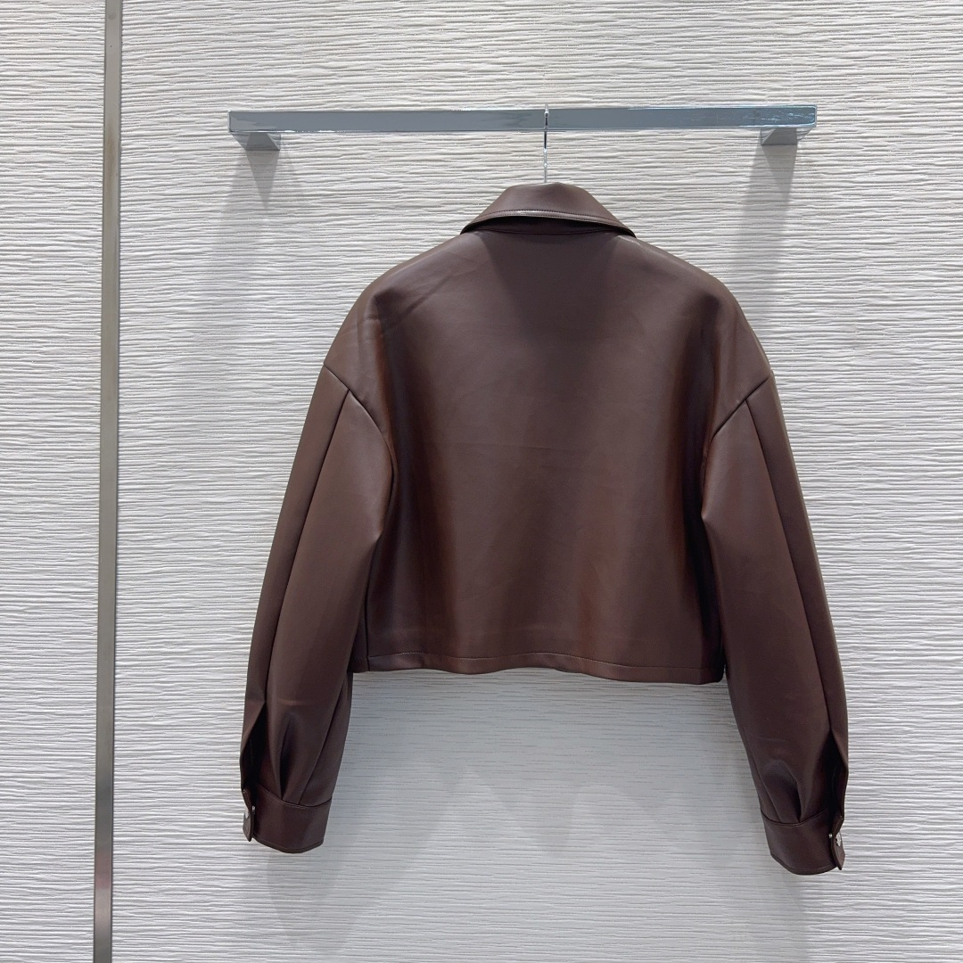 🛍️Prad*👑2025FW新款 100%PU蛋白皮 时尚帅气 高版出品！🖤很独特的品味与个性经典款版型