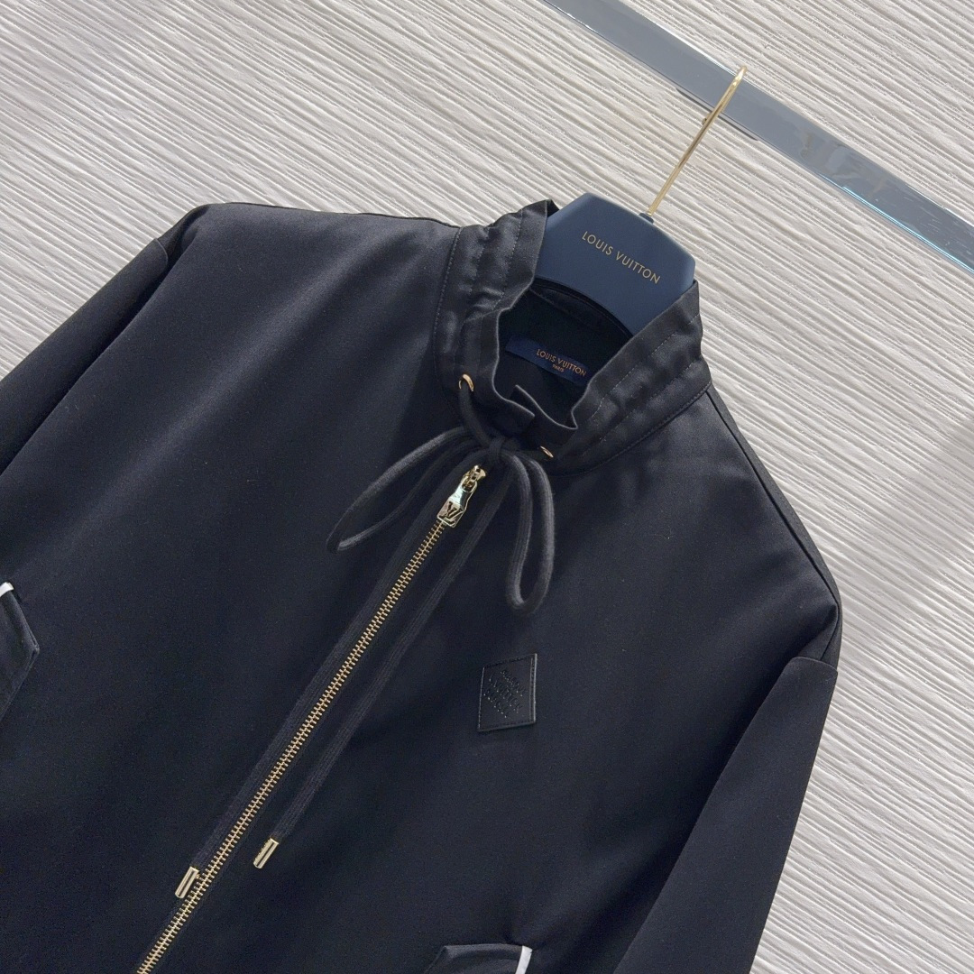 🛍️Louis Vuitto*👑2025FW最新时尚外套 经典又有型 自带气场 面料质感很奈斯 时髦又高