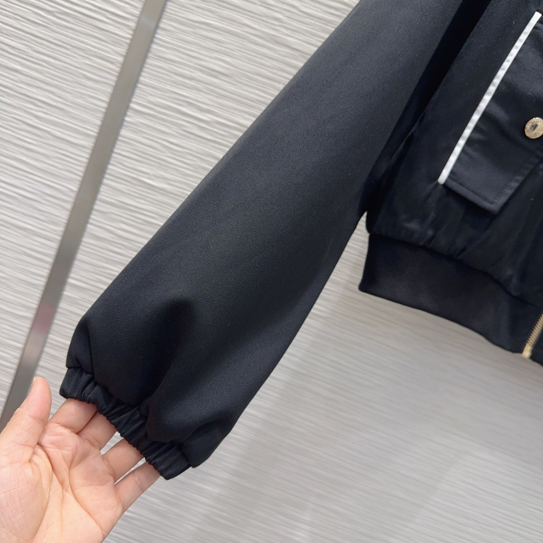 🛍️Louis Vuitto*👑2025FW最新时尚外套 经典又有型 自带气场 面料质感很奈斯 时髦又高