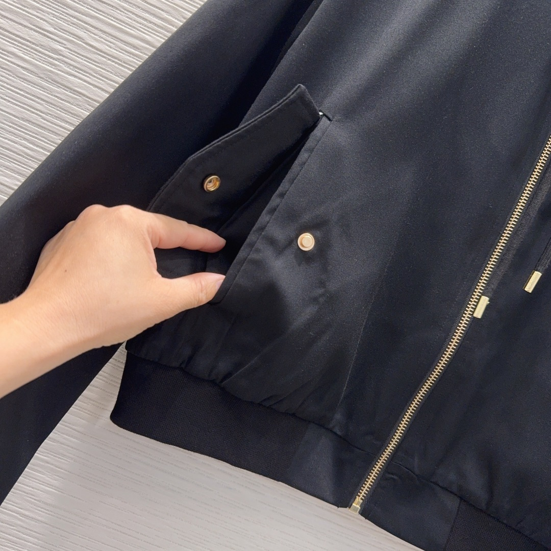 🛍️Louis Vuitto*👑2025FW最新时尚外套 经典又有型 自带气场 面料质感很奈斯 时髦又高