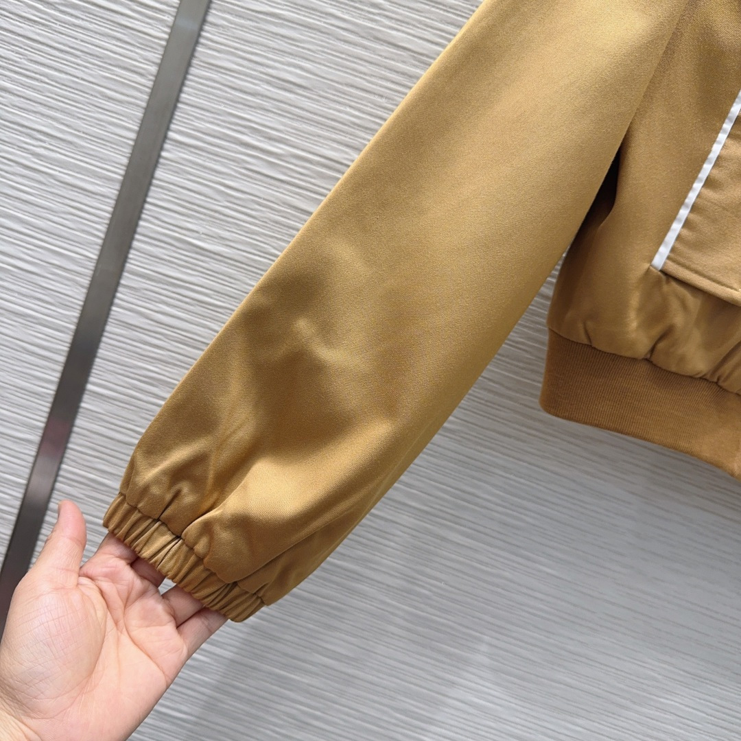 🛍️Louis Vuitto*👑2025FW最新时尚外套 经典又有型 自带气场 面料质感很奈斯 时髦又高