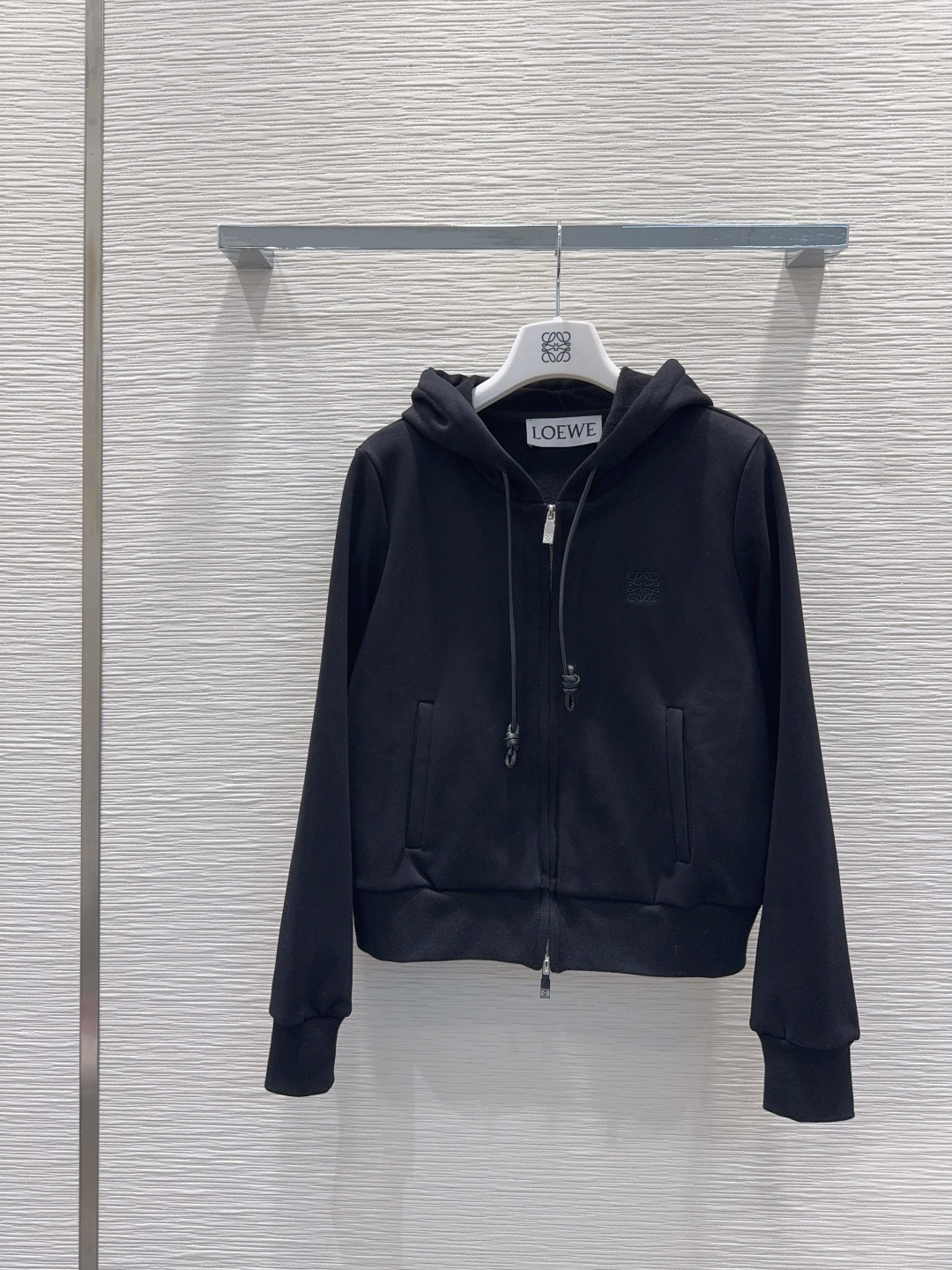 🛍️Loe w*e👑2025FW新款休闲外套 高版出品！干净利落的剪裁 细节在线 设计简约又不失时髦感 