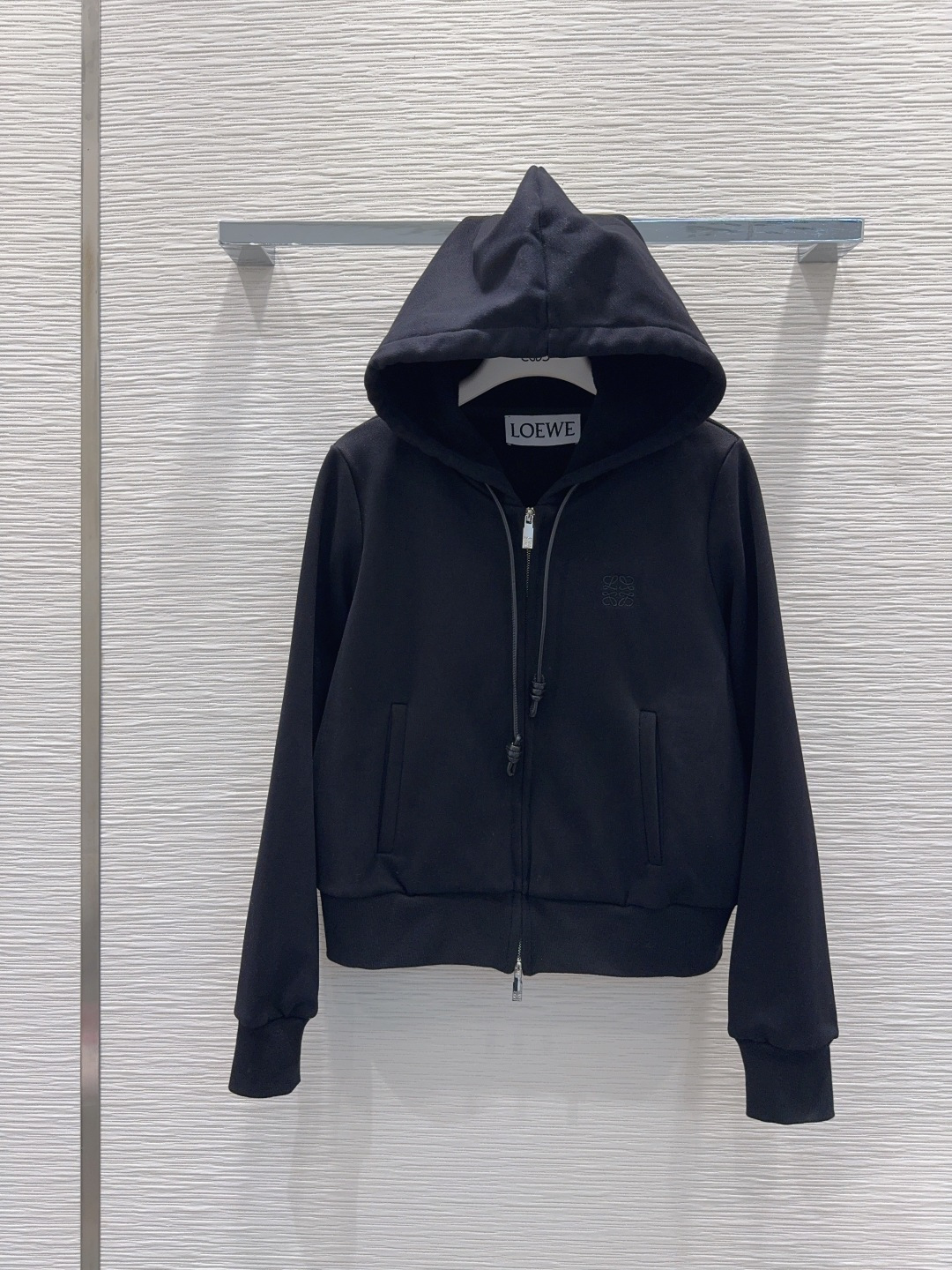 🛍️Loe w*e👑2025FW新款休闲外套 高版出品！干净利落的剪裁 细节在线 设计简约又不失时髦感 