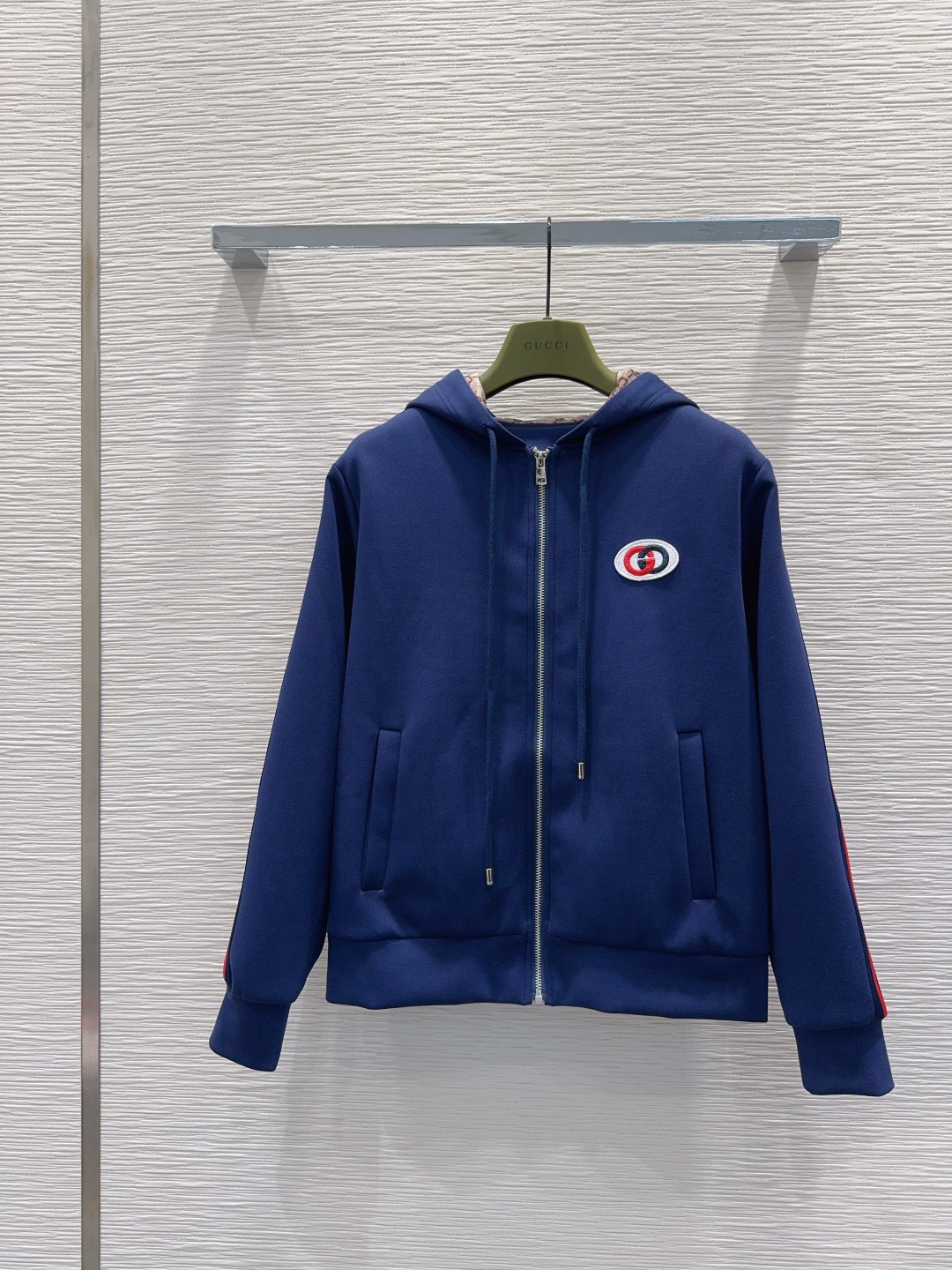 🛍️ Gucc* 👑 2025FW新款套装 上身显瘦又提升时髦度，优雅气质单品。衣橱必备！做工品质看细节