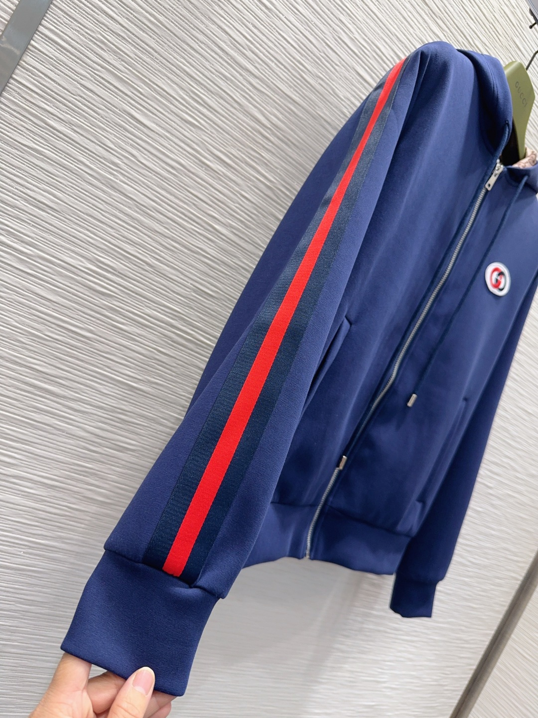 🛍️ Gucc* 👑 2025FW新款套装 上身显瘦又提升时髦度，优雅气质单品。衣橱必备！做工品质看细节