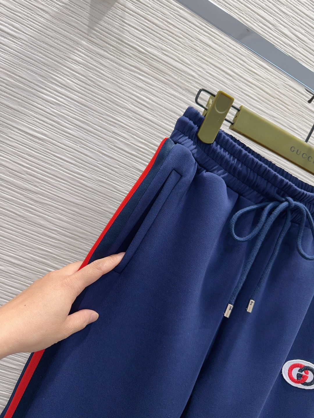 🛍️ Gucc* 👑 2025FW新款套装 上身显瘦又提升时髦度，优雅气质单品。衣橱必备！做工品质看细节