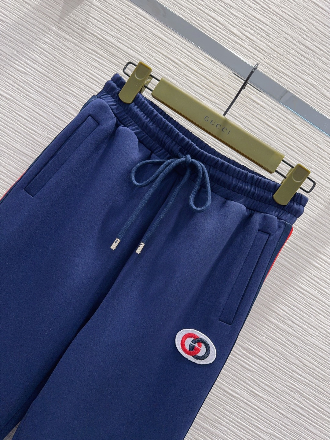 🛍️ Gucc* 👑 2025FW新款套装 上身显瘦又提升时髦度，优雅气质单品。衣橱必备！做工品质看细节