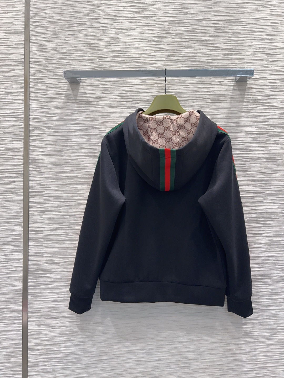 🛍️ Gucc* 👑 2025FW新款套装 上身显瘦又提升时髦度，优雅气质单品。衣橱必备！做工品质看细节