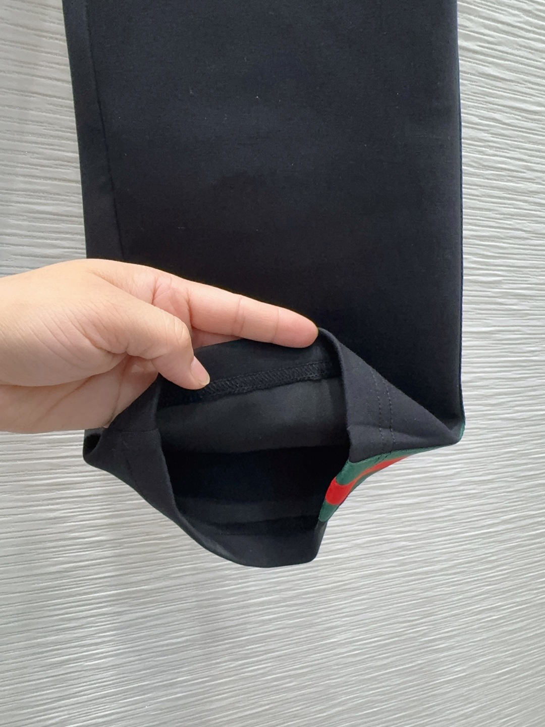 🛍️ Gucc* 👑 2025FW新款套装 上身显瘦又提升时髦度，优雅气质单品。衣橱必备！做工品质看细节