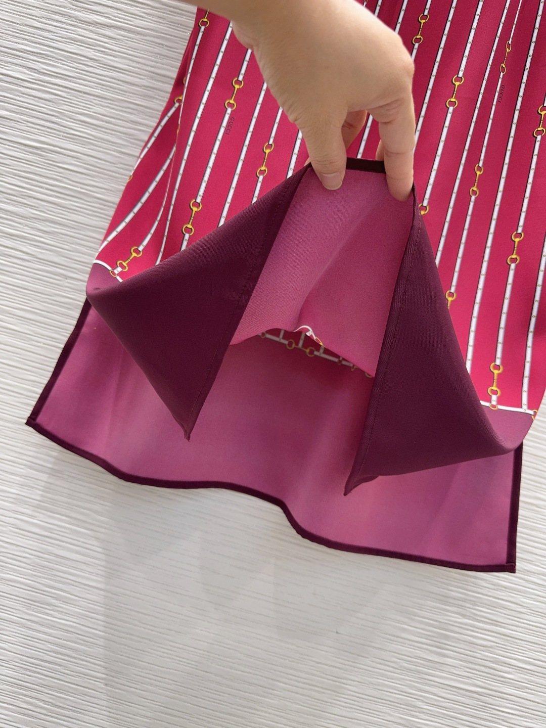 🛍️ Gucc* 👑2025FW爆款推荐连衣裙 渗透印花 经典又有型 各种都能完美驾驭～高级成衣做法，细