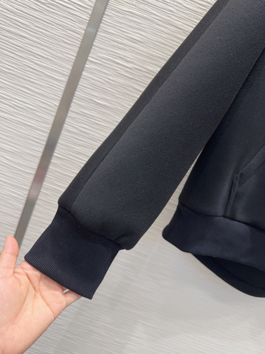 🛍️ Gucc* 👑2025FW套装 舒适度极强 没有理由可以拒绝它。可A可飒的风格，日常通勤穿什么的都