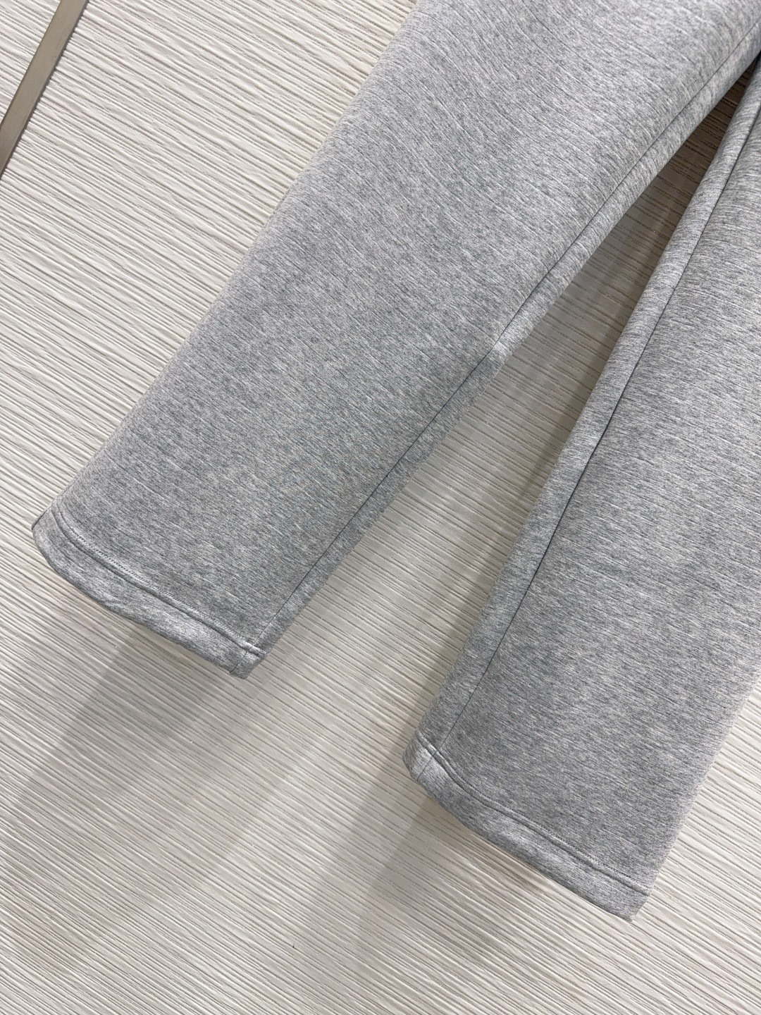 🛍️ Prad* 👑 2025FW新款套装 上身显瘦又提升时髦度，优雅气质单品。衣橱必备！做工品质看细节