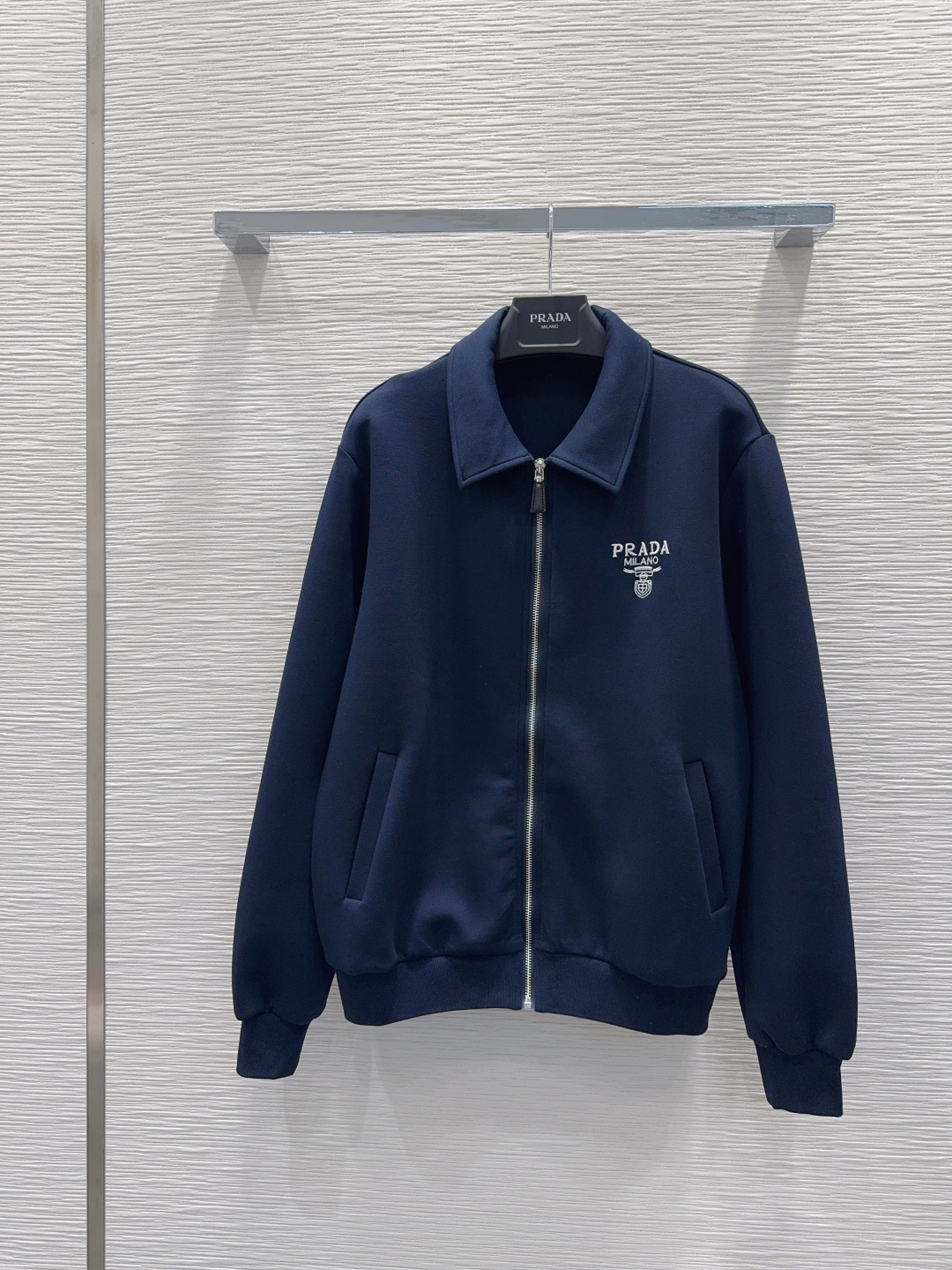 🛍️ Prad* 👑 2025FW新款套装 上身显瘦又提升时髦度，优雅气质单品。衣橱必备！做工品质看细节