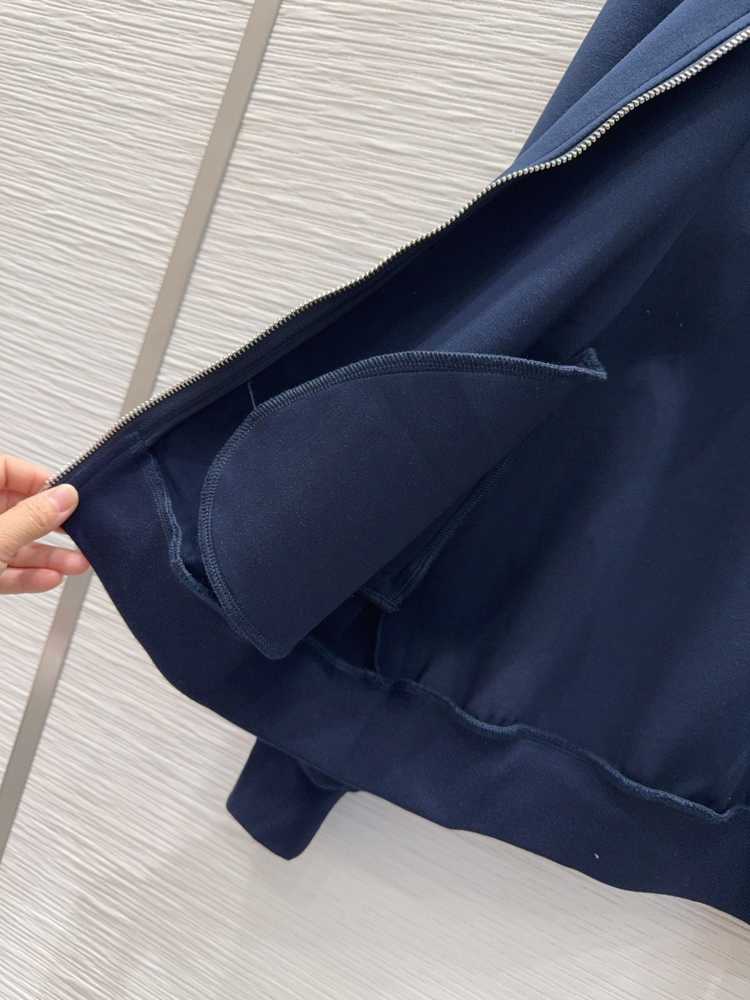 🛍️ Prad* 👑 2025FW新款套装 上身显瘦又提升时髦度，优雅气质单品。衣橱必备！做工品质看细节