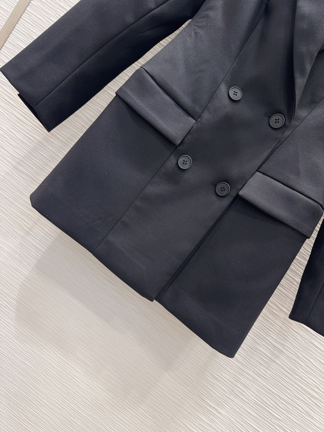 🛍️ Prad* 👑2025FW新款西装外套 经典三角牌装饰 双排扣 收腰显瘦百搭黑色 SML【S后中长