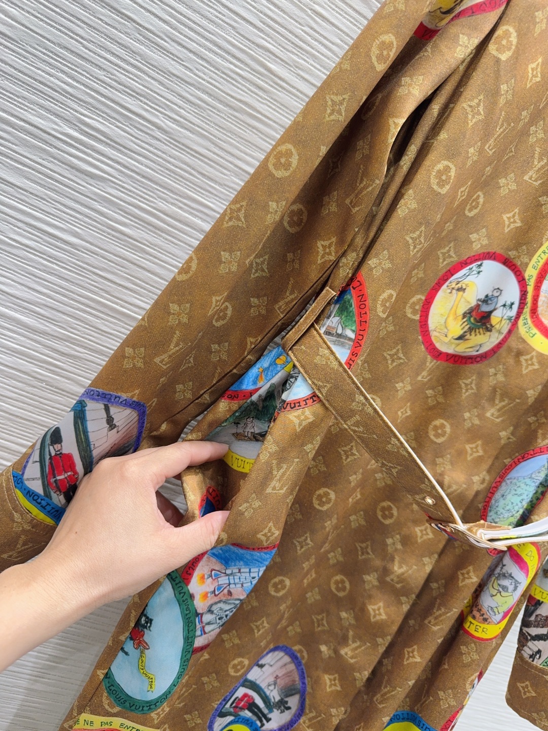 🛍️ Louis Vuitto* 👑2025FW新款 渗透工艺 简约中流露出高奢 整件衣服做工更是非常精