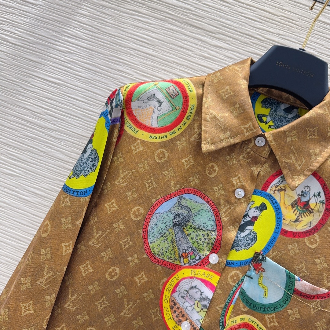 🛍️ Louis Vuitto* 👑2025FW新款 简约中流露出高奢 整件衣服做工更是非常精细！ 版型