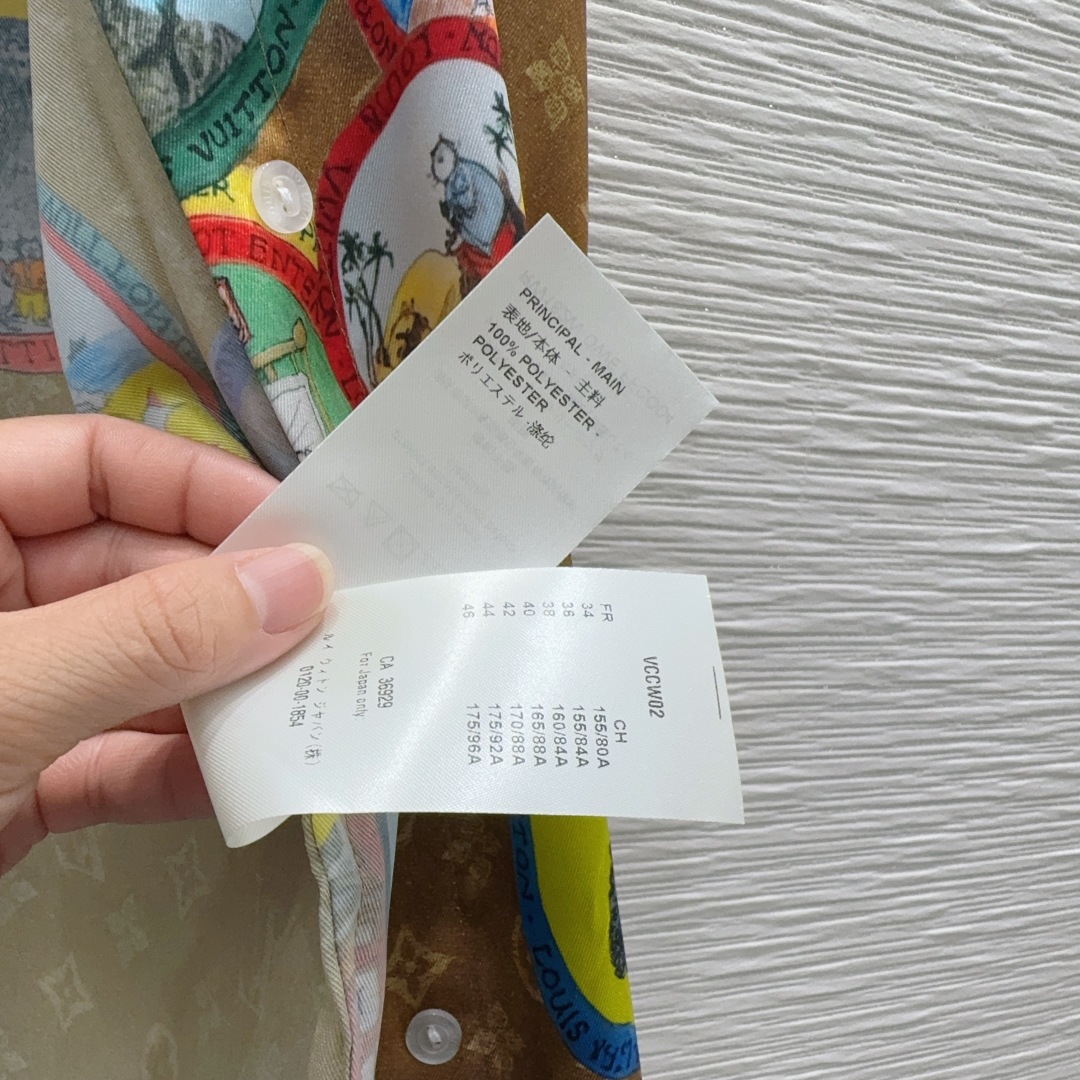 🛍️ Louis Vuitto* 👑2025FW新款 简约中流露出高奢 整件衣服做工更是非常精细！ 版型