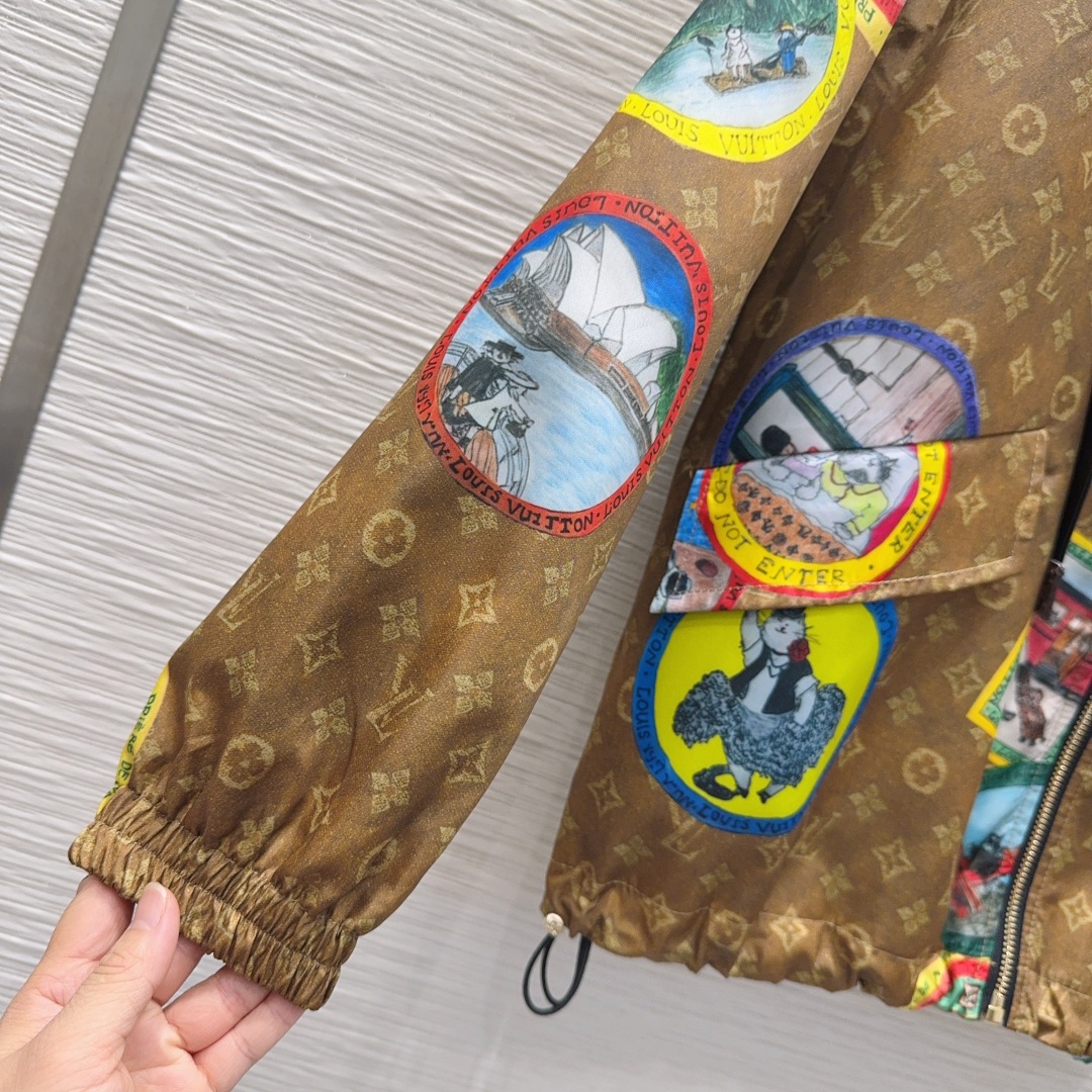 🛍️ Louis Vuitto* 👑2025FW新款 简约中流露出高奢 整件衣服做工更是非常精细！ 版型