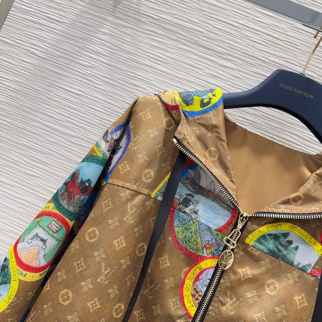 🛍️ Louis Vuitto* 👑2025FW新款 简约中流露出高奢 整件衣服做工更是非常精细！ 版型