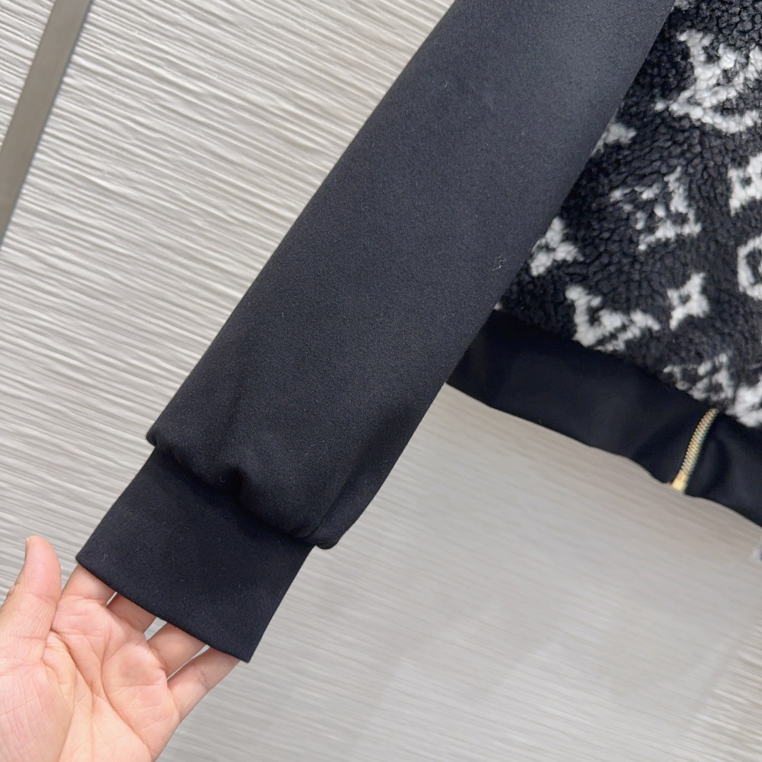 🛍️ Louis Vuitto* 👑2025FW新款外套 手感舒适的人造毛 贴合舒适与时髦的双需求能融入