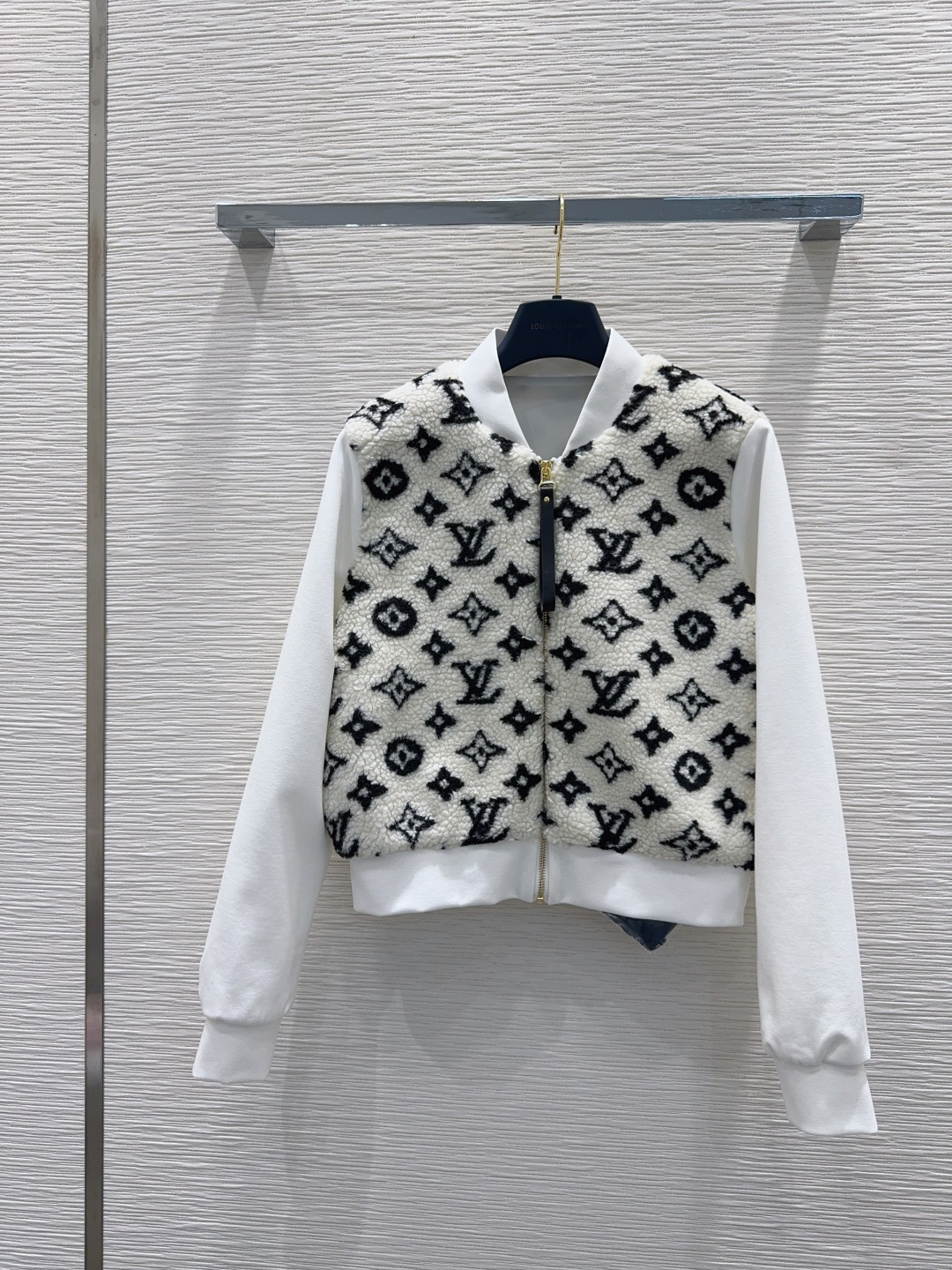 🛍️ Louis Vuitto* 👑2025FW新款外套 手感舒适的人造毛 贴合舒适与时髦的双需求能融入