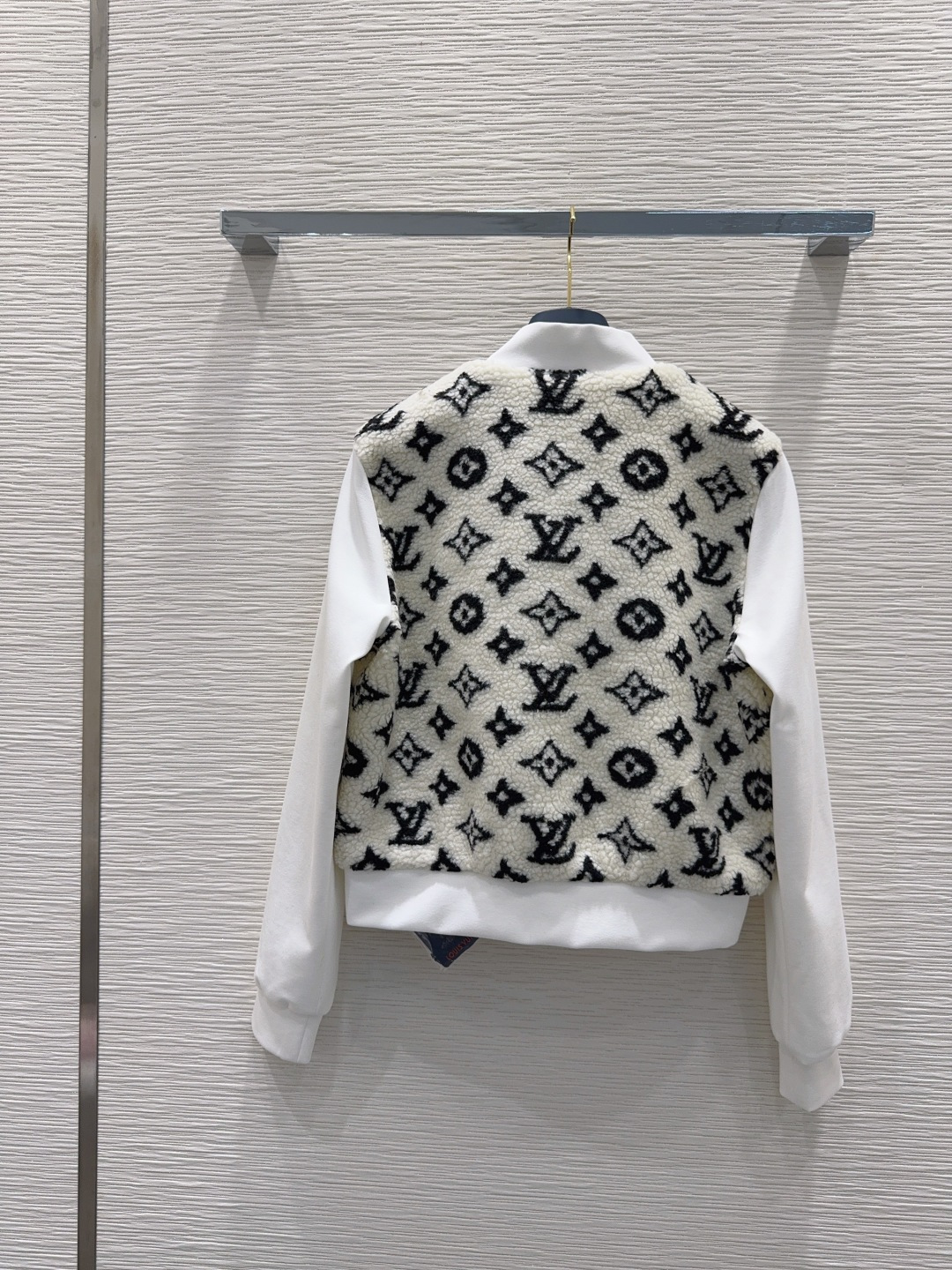 🛍️ Louis Vuitto* 👑2025FW新款外套 手感舒适的人造毛 贴合舒适与时髦的双需求能融入