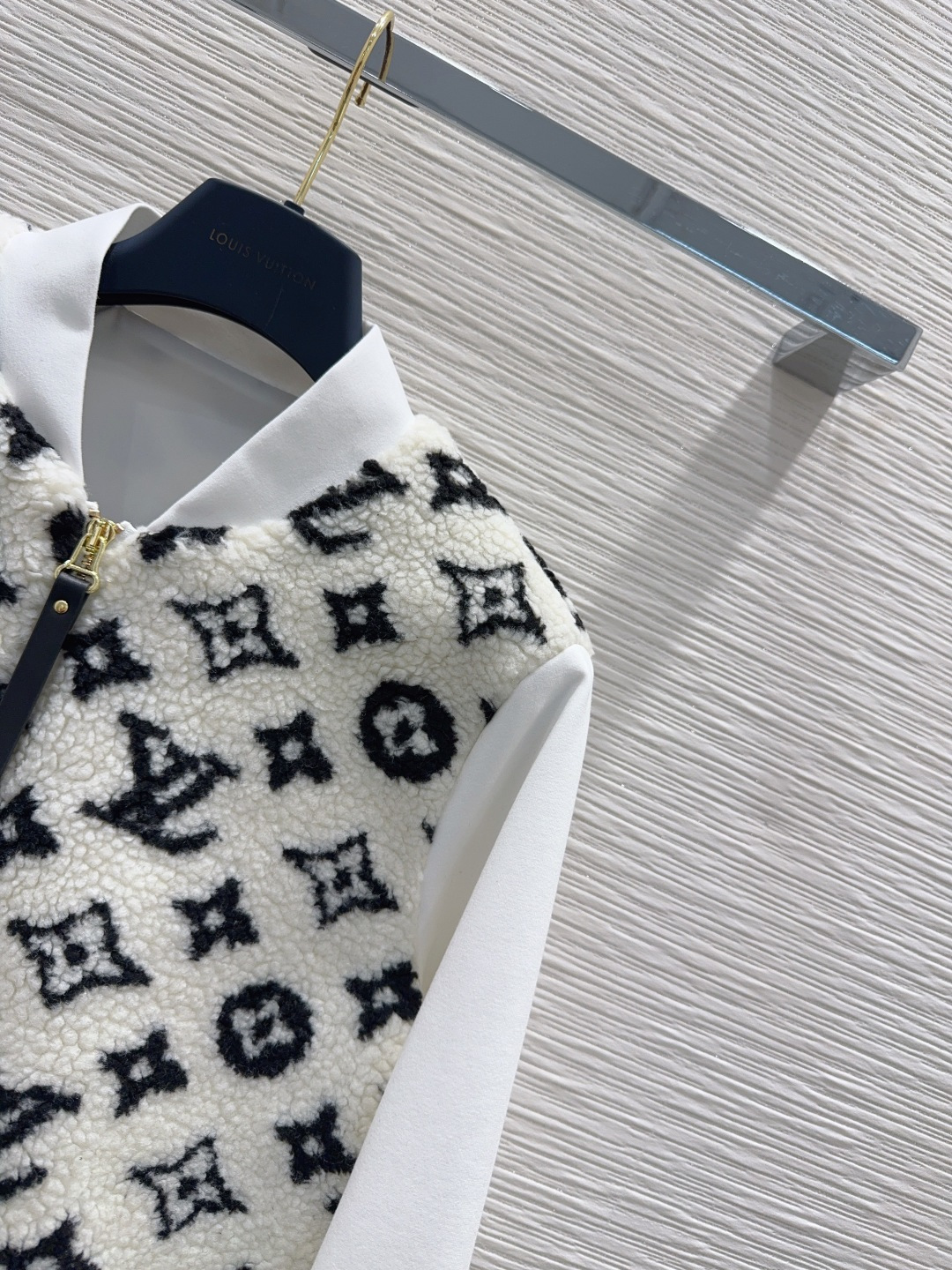 🛍️ Louis Vuitto* 👑2025FW新款外套 手感舒适的人造毛 贴合舒适与时髦的双需求能融入