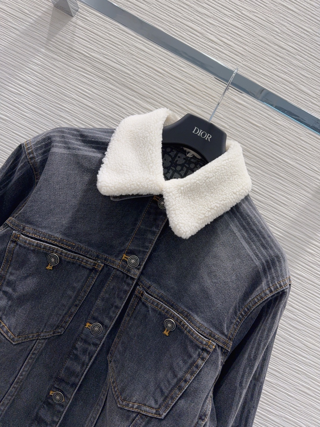 Diorio 2025FW Denim Jacket: Stylish, High-Quality, and Comfortable 3 cmp i1759071657836 5305 0 1