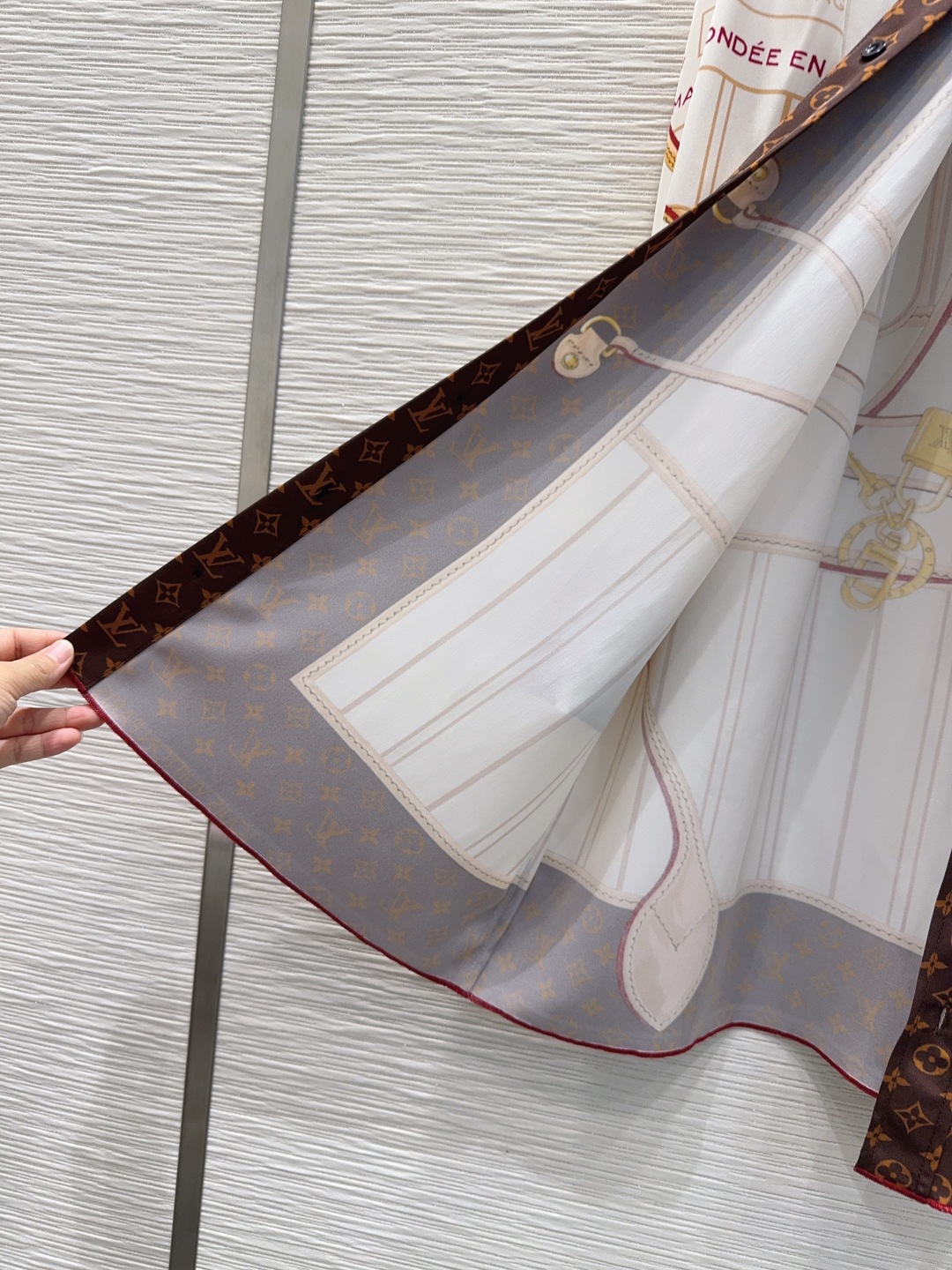 🛍️ Louis Vuitto* 👑2025FW新款 渗透工艺 简约中流露出高奢 整件衣服做工更是非常精