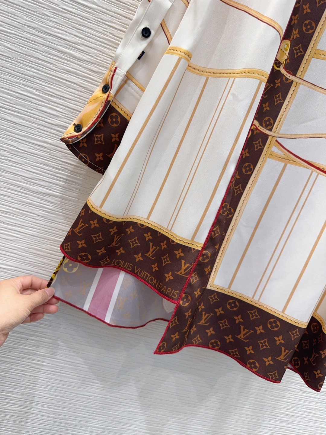 🛍️ Louis Vuitto* 👑2025FW新款 渗透工艺 简约中流露出高奢 整件衣服做工更是非常精