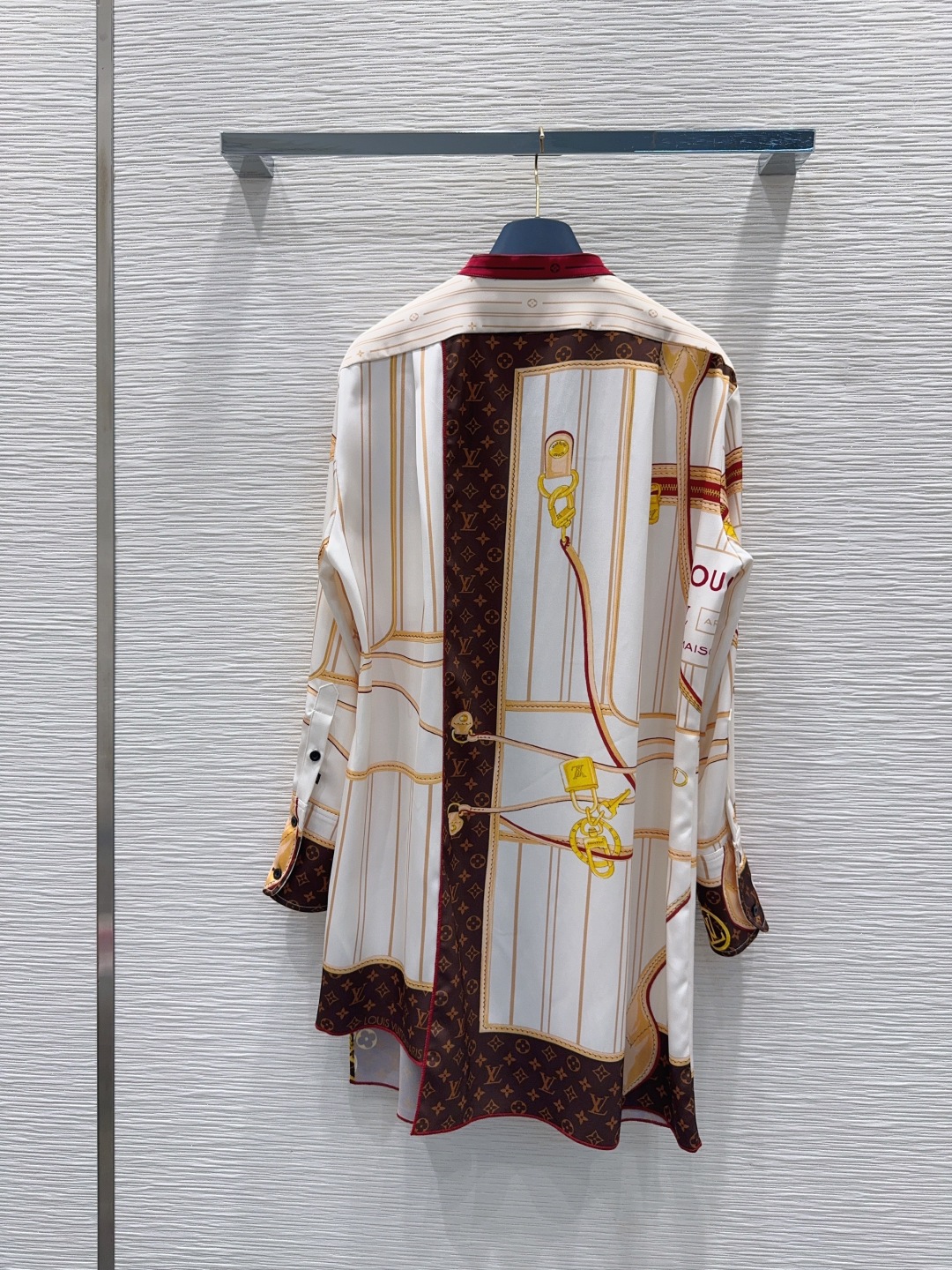 🛍️ Louis Vuitto* 👑2025FW新款 渗透工艺 简约中流露出高奢 整件衣服做工更是非常精