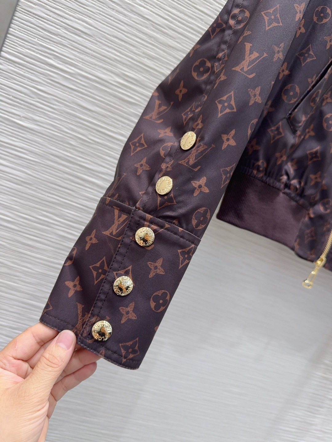 🛍️ Louis Vuitto* 👑2025FW最新时尚外套 经典又有型 自带气场 面料质感很奈斯 时髦