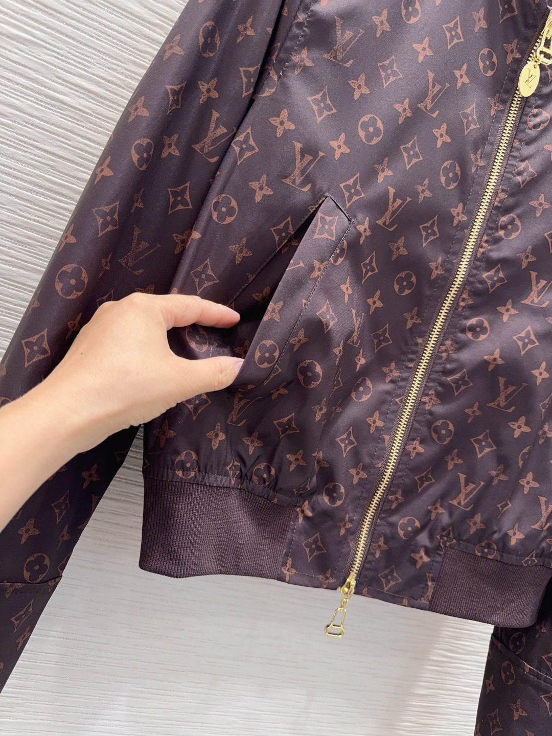 🛍️ Louis Vuitto* 👑2025FW最新时尚外套 经典又有型 自带气场 面料质感很奈斯 时髦