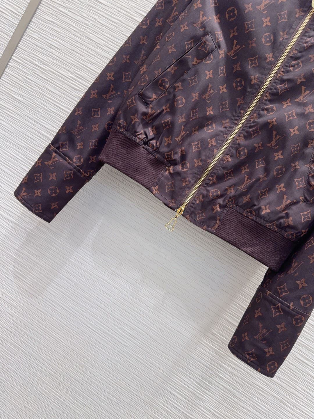 🛍️ Louis Vuitto* 👑2025FW最新时尚外套 经典又有型 自带气场 面料质感很奈斯 时髦