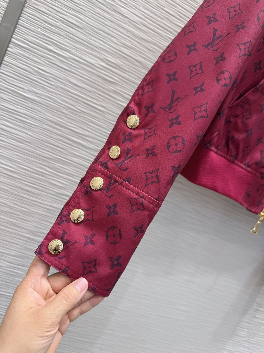 🛍️ Louis Vuitto* 👑2025FW最新时尚外套 经典又有型 自带气场 面料质感很奈斯 时髦