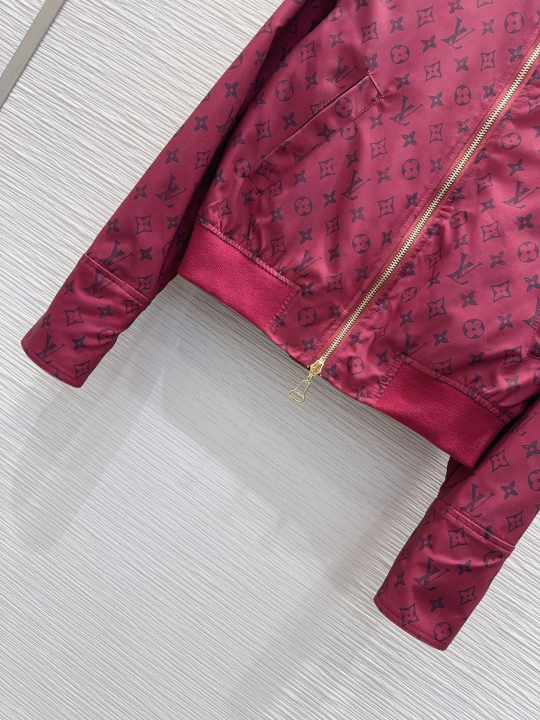 🛍️ Louis Vuitto* 👑2025FW最新时尚外套 经典又有型 自带气场 面料质感很奈斯 时髦