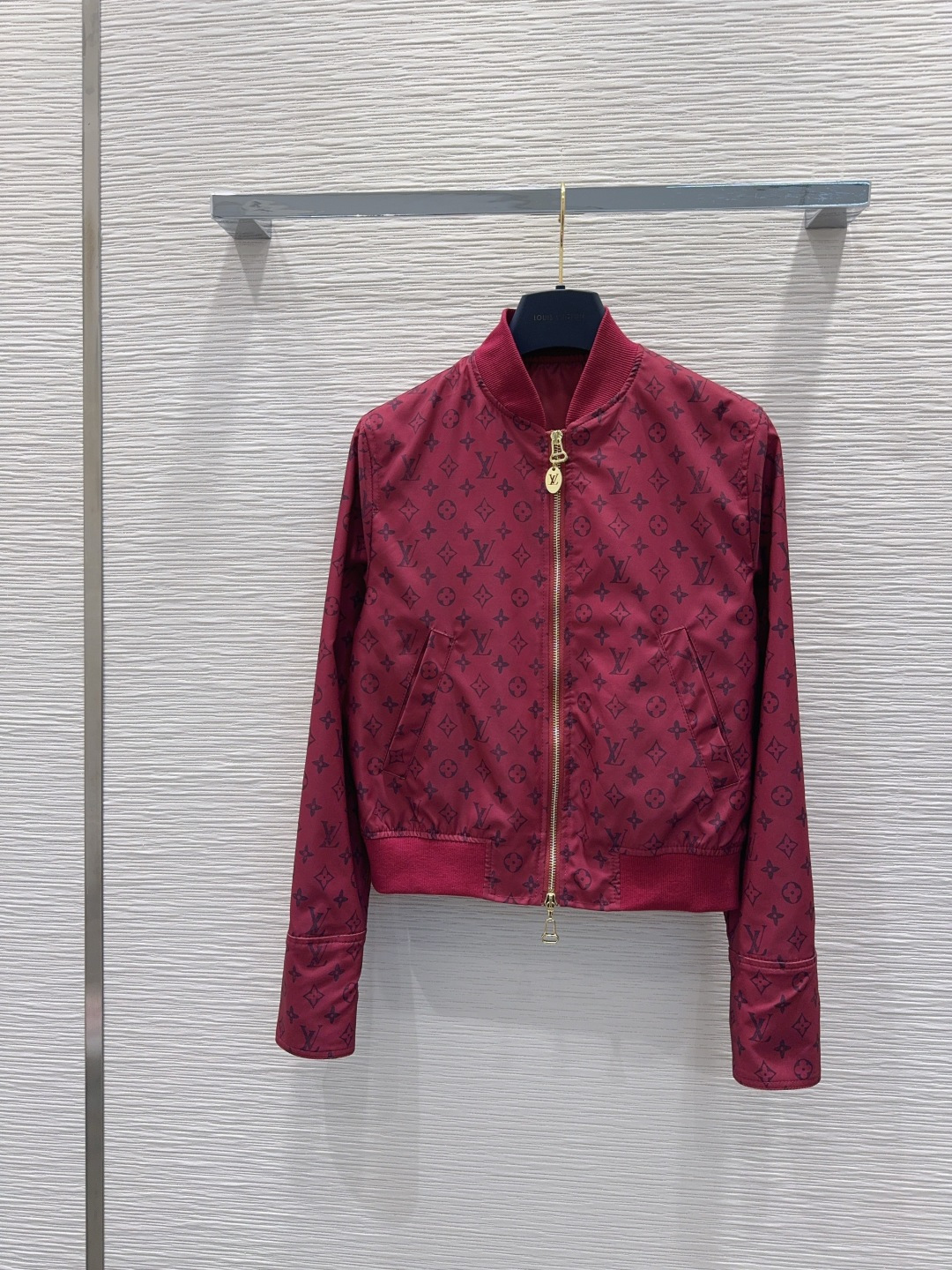 🛍️ Louis Vuitto* 👑2025FW最新时尚外套 经典又有型 自带气场 面料质感很奈斯 时髦