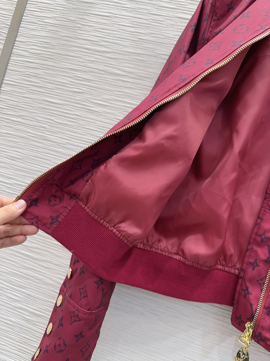 🛍️ Louis Vuitto* 👑2025FW最新时尚外套 经典又有型 自带气场 面料质感很奈斯 时髦