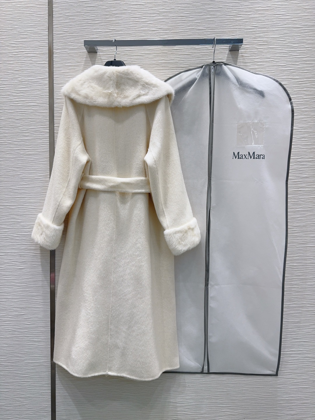 Elegant Double-Faced Cashmere Wool Coat - Max Mar*a Inspired 8 cmp i1759582140169 1709 0 7
