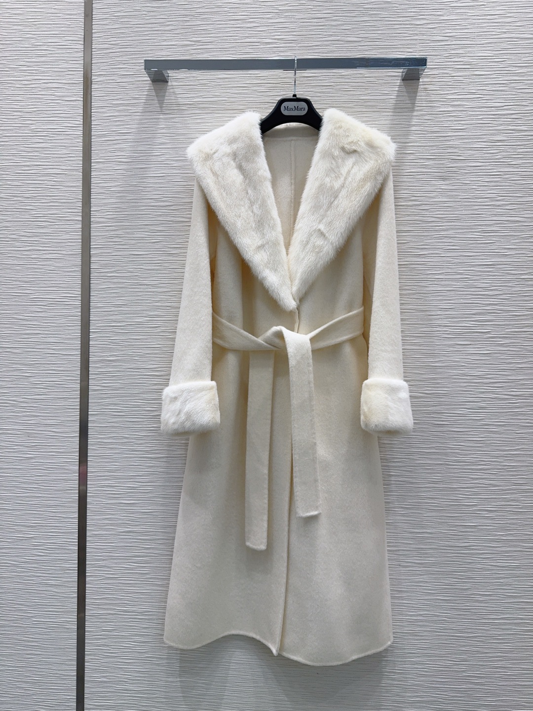 Elegant Double-Faced Cashmere Wool Coat - Max Mar*a Inspired 3 cmp i1759582142771 5274 0 1