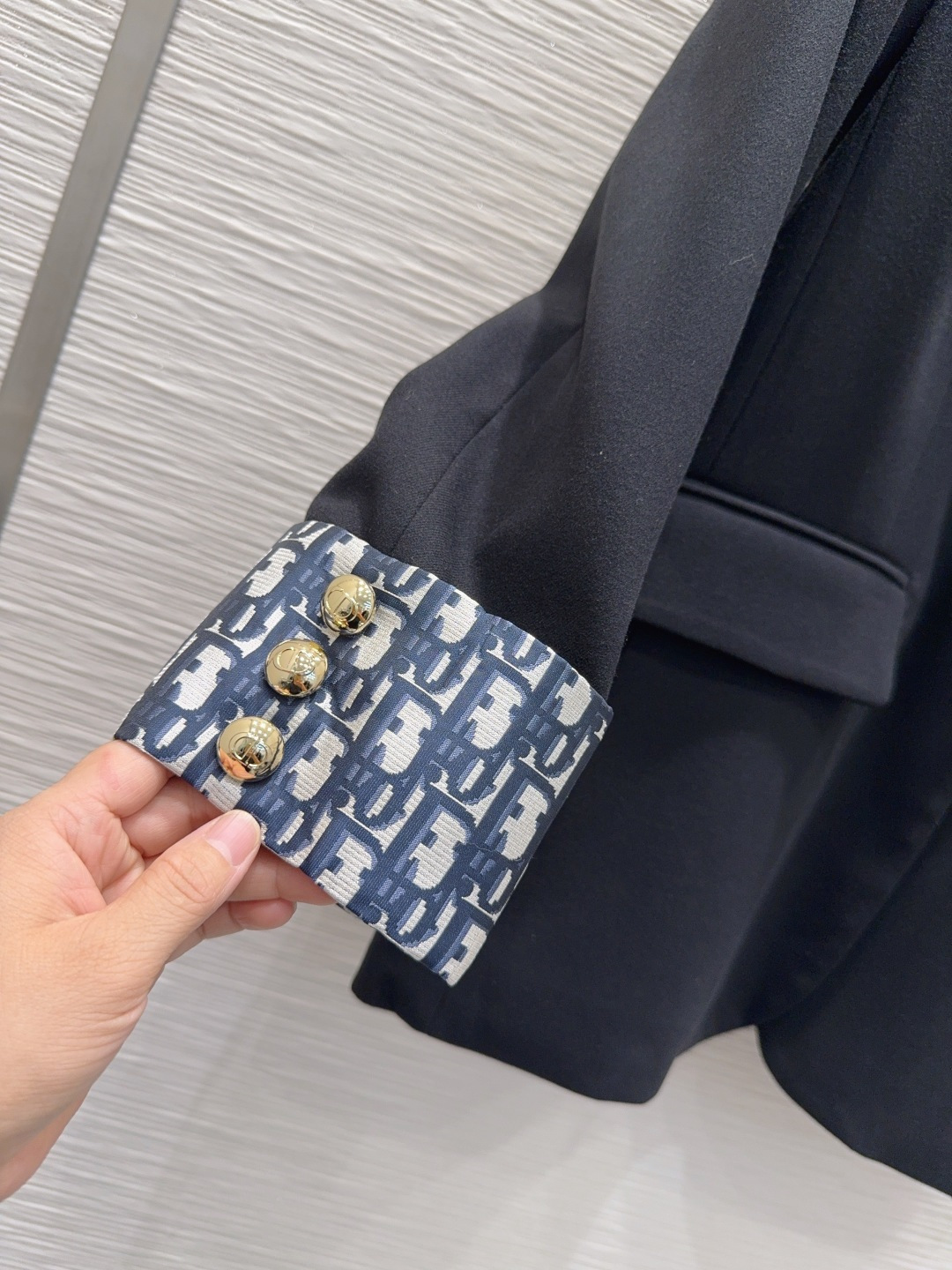 🛍️ Christian Dio* 👑2025FW新款 简洁大气的西装外套 非常高级的进口质地 仔细看细