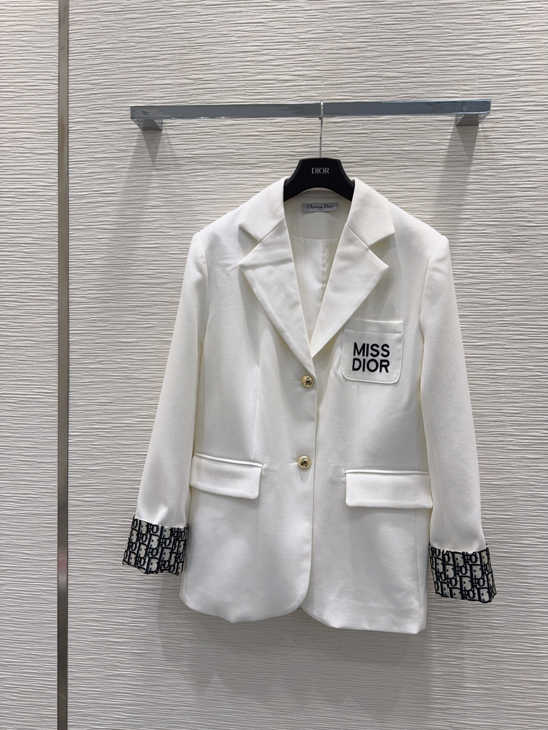 🛍️ Christian Dio* 👑2025FW新款 简洁大气的西装外套 非常高级的进口质地 仔细看细