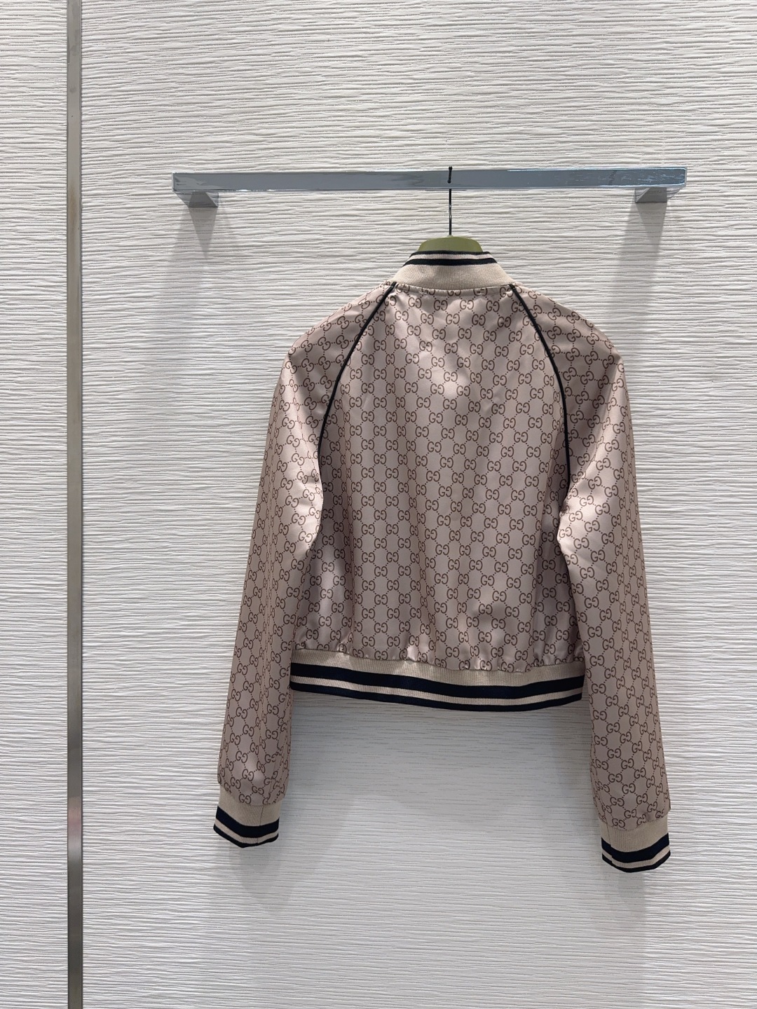 🛍️ Gucc* 👑2025FW最新时尚外套 经典又有型 自带气场 面料质感很奈斯 时髦又高级 颜色超级