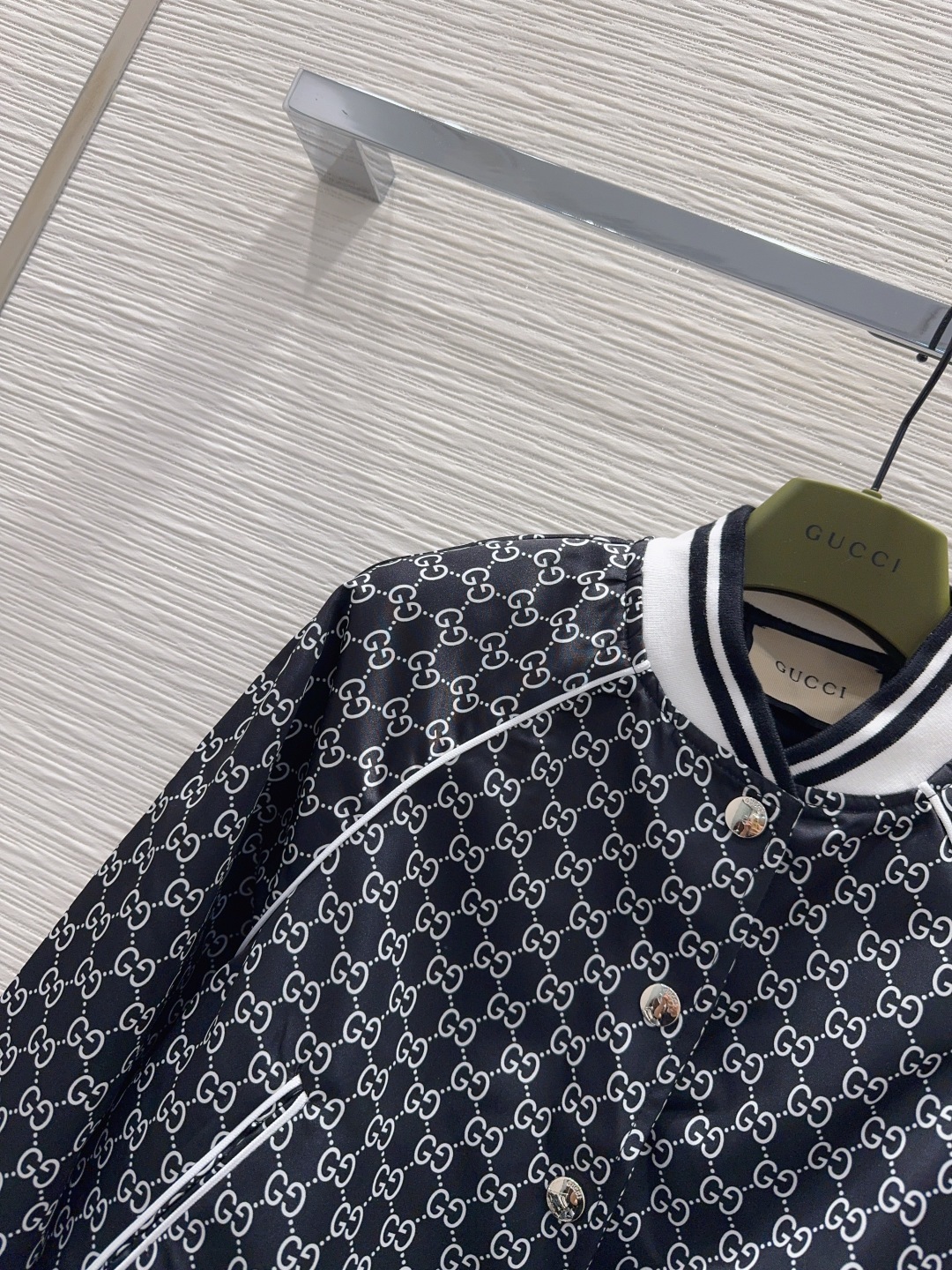 🛍️ Gucc* 👑2025FW最新时尚外套 经典又有型 自带气场 面料质感很奈斯 时髦又高级 颜色超级