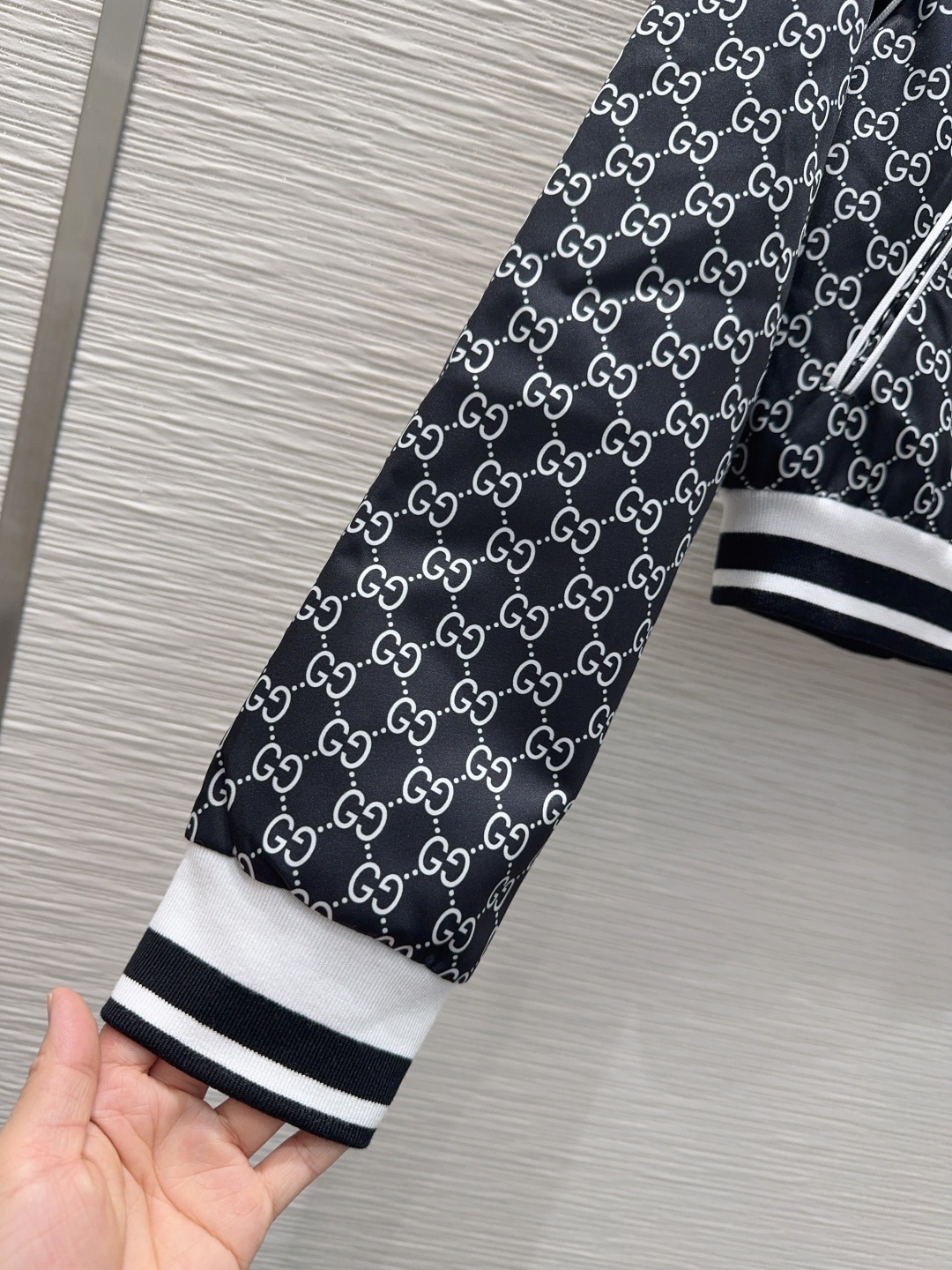 🛍️ Gucc* 👑2025FW最新时尚外套 经典又有型 自带气场 面料质感很奈斯 时髦又高级 颜色超级