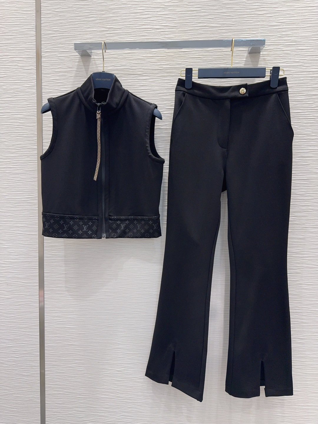 🛍️Louis Vuitt*on 👑2025FW新款套装 可A可飒的风格，日常通勤穿什么的都是很OK的，