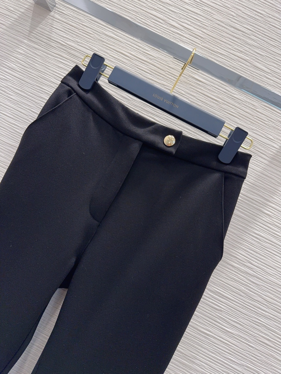 🛍️Louis Vuitt*on 👑2025FW新款套装 可A可飒的风格，日常通勤穿什么的都是很OK的，