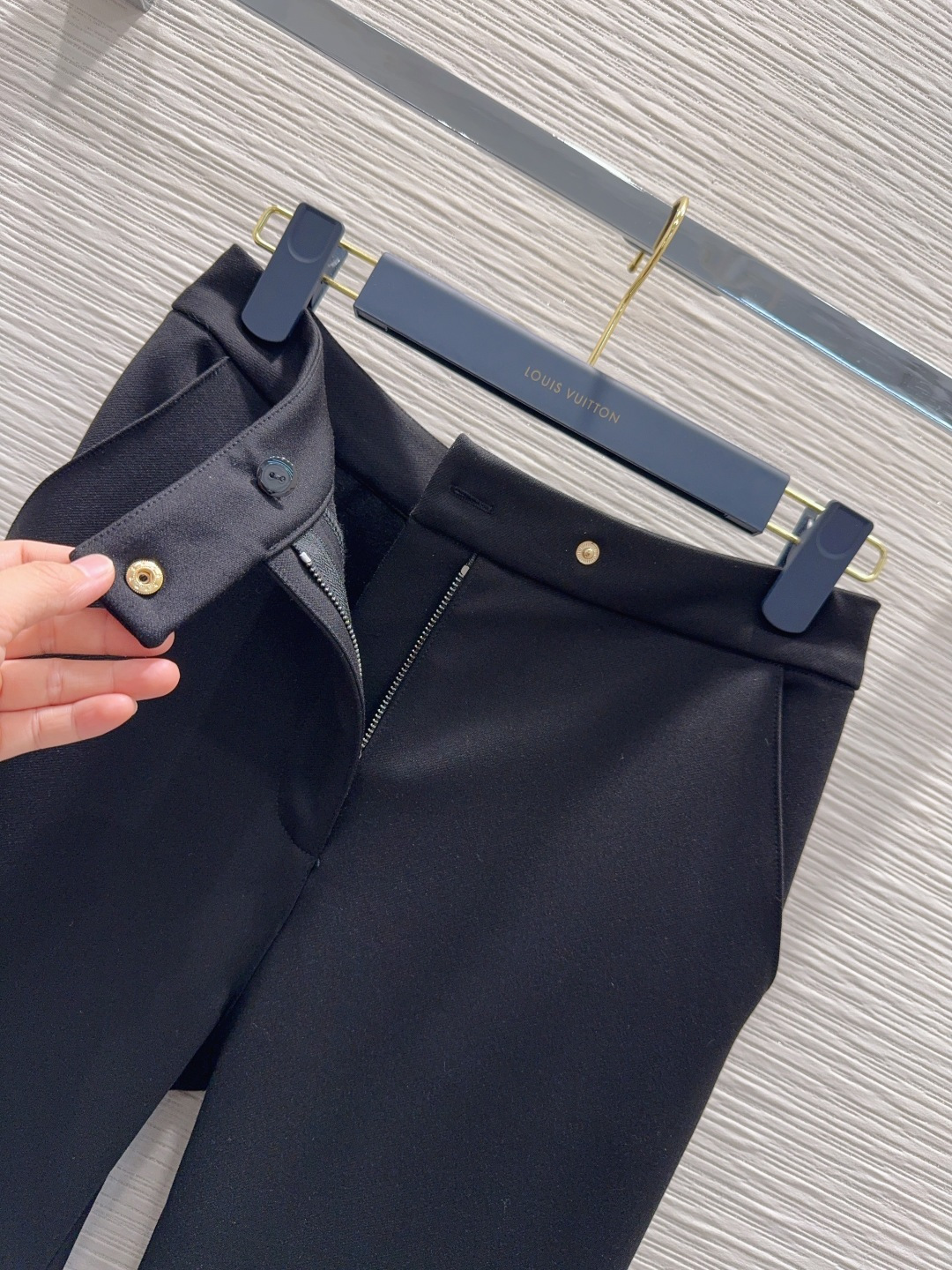 🛍️Louis Vuitt*on 👑2025FW新款套装 可A可飒的风格，日常通勤穿什么的都是很OK的，